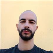 Laureato in scienze della politica offre lezioni in diritto, sociologia, statistica, politologia